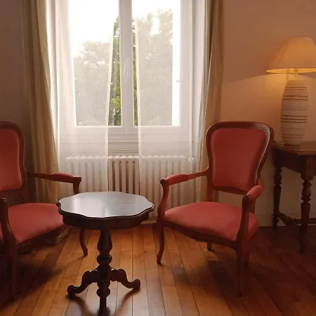 別荘 Chateau Du Breuil *