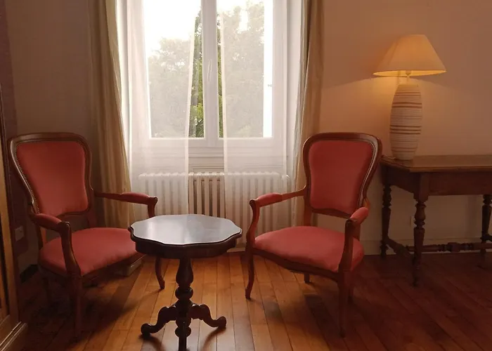 別荘 Chateau Du Breuil *